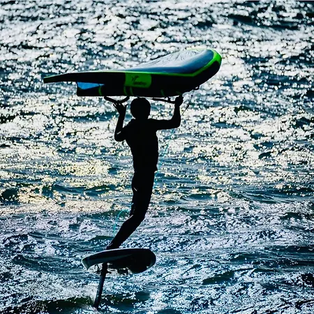 Pinede Vue Clim Jacuzzi 耶尔