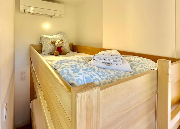 Lägenhet Pinede Vue Acces Direct A La De La Badine Clim Jacuzzi Piscine Hyères